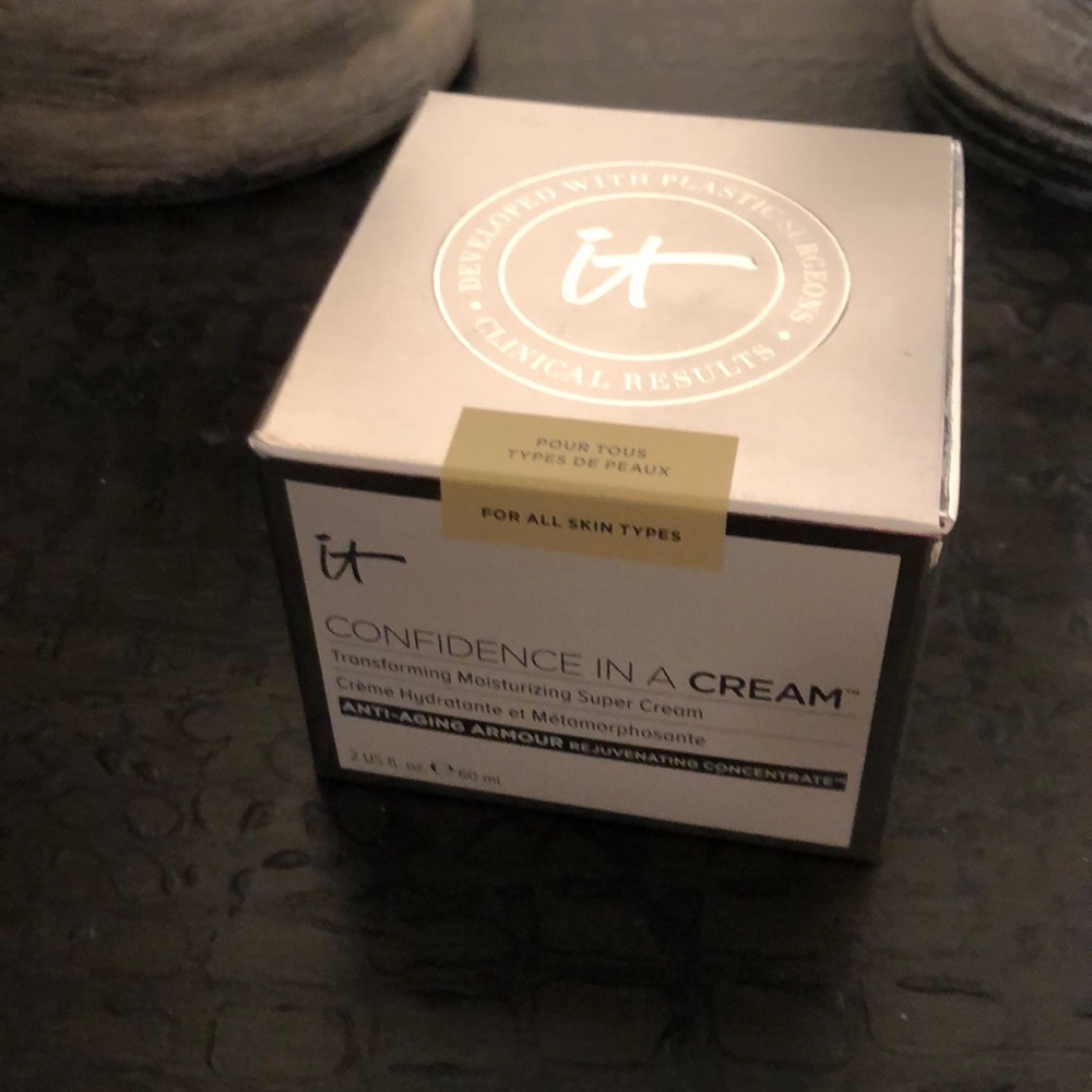 It cosmetics confidence in a cream super cream
